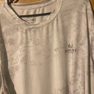 Realtree fishing shirt. Very nice no stains.